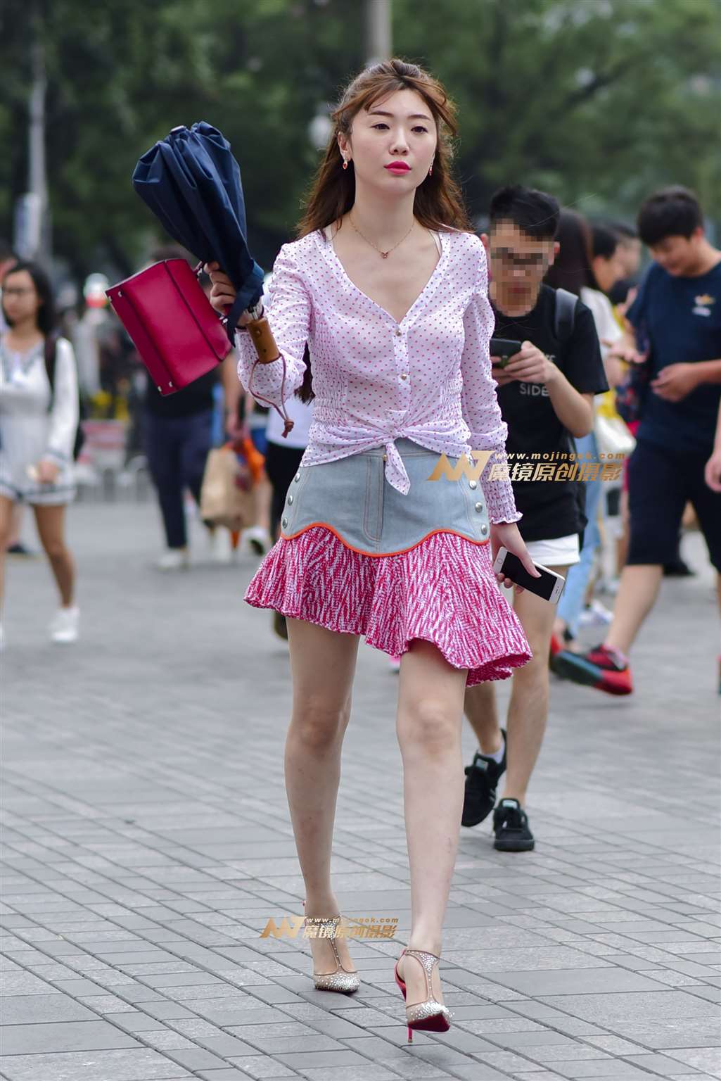 图片[1]-长腿 高跟 女郎-街拍流行馆