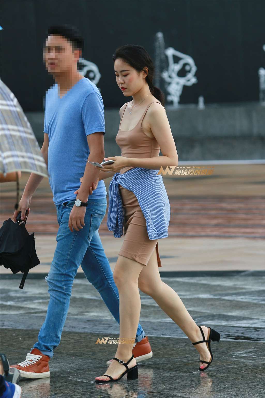 图片[1]-另类包臀别具风情-街拍流行馆