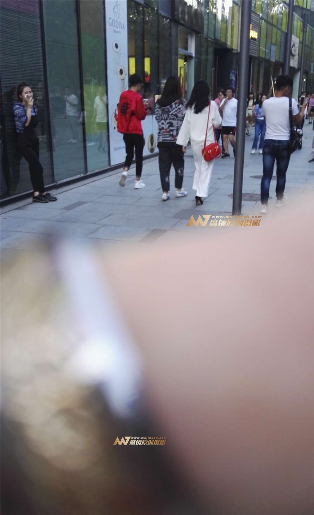 图片[3]-凹槽美胸性感-街拍流行馆