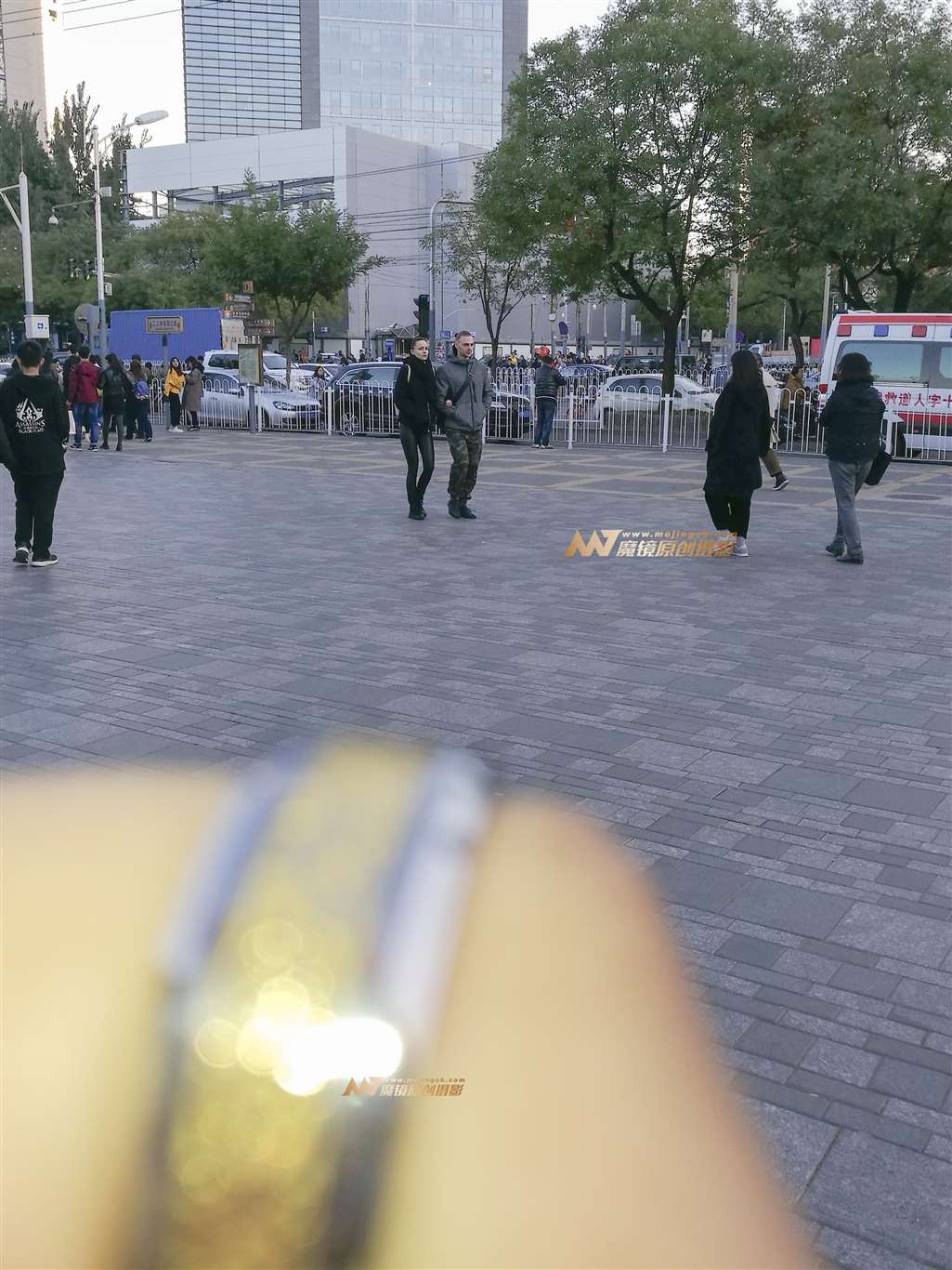 图片[3]-高挑的俄罗斯 紧身皮裤女郎-街拍流行馆