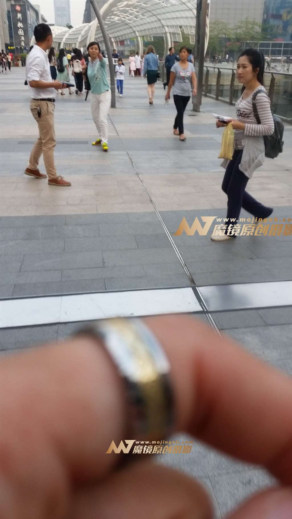 图片[3]-OL熟女韵味 丰满内T-街拍流行馆