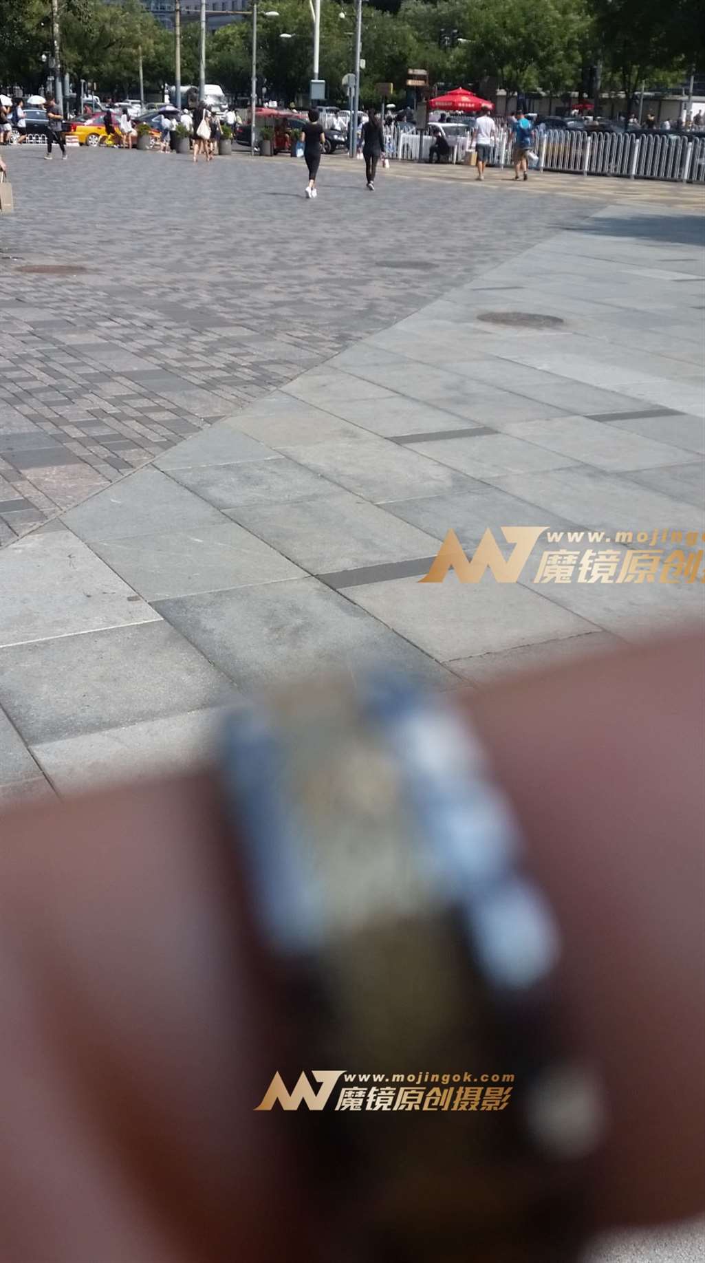 图片[2]-步调迈的开 勒痕很凸显-街拍流行馆