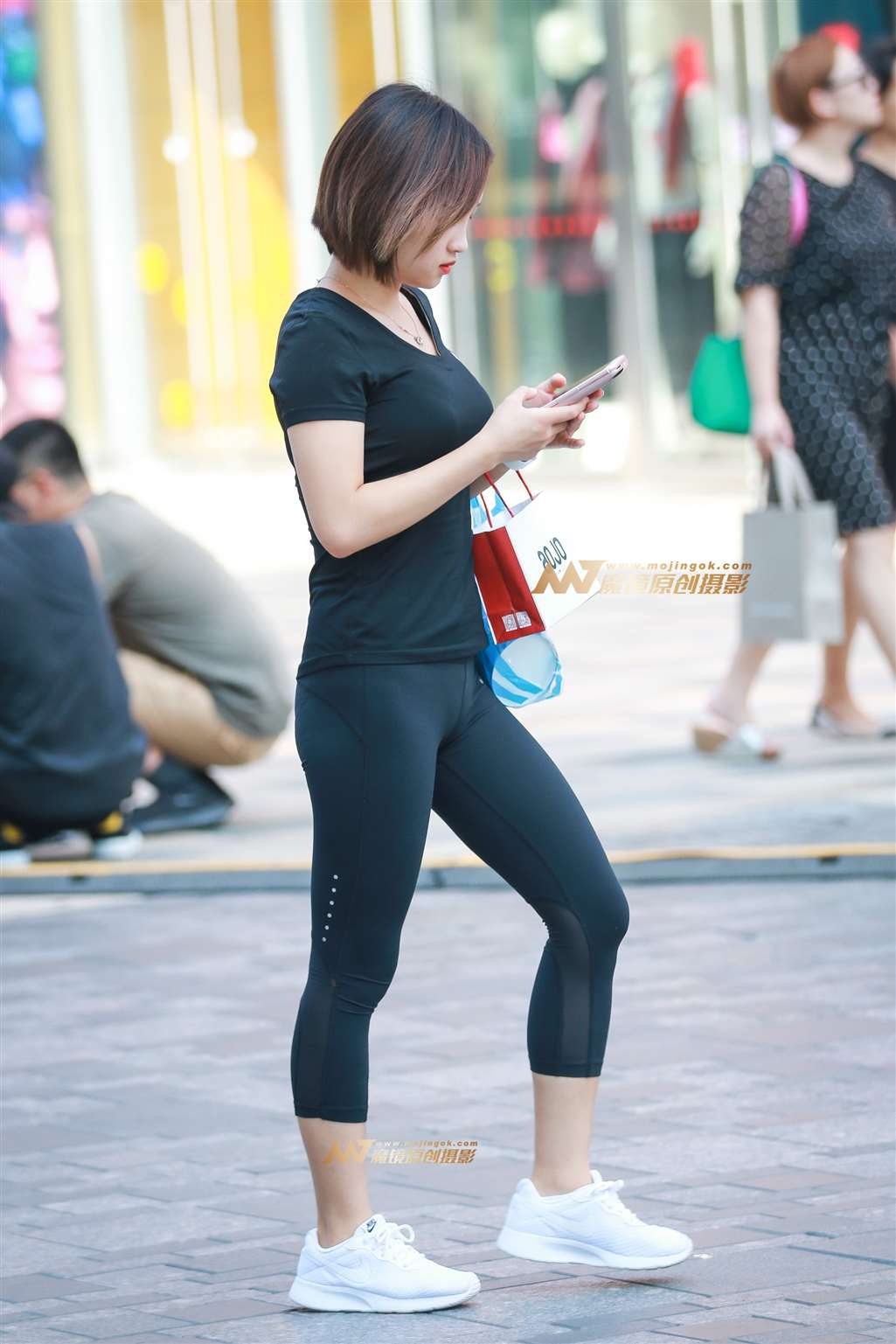 图片[4]-步调迈的开 勒痕很凸显-街拍流行馆