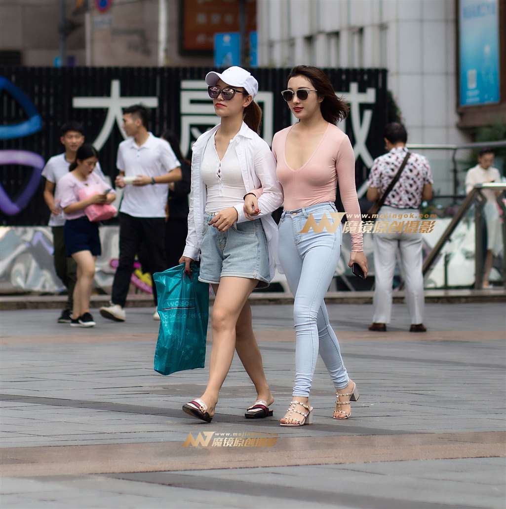图片[4]-深V诱惑-街拍流行馆