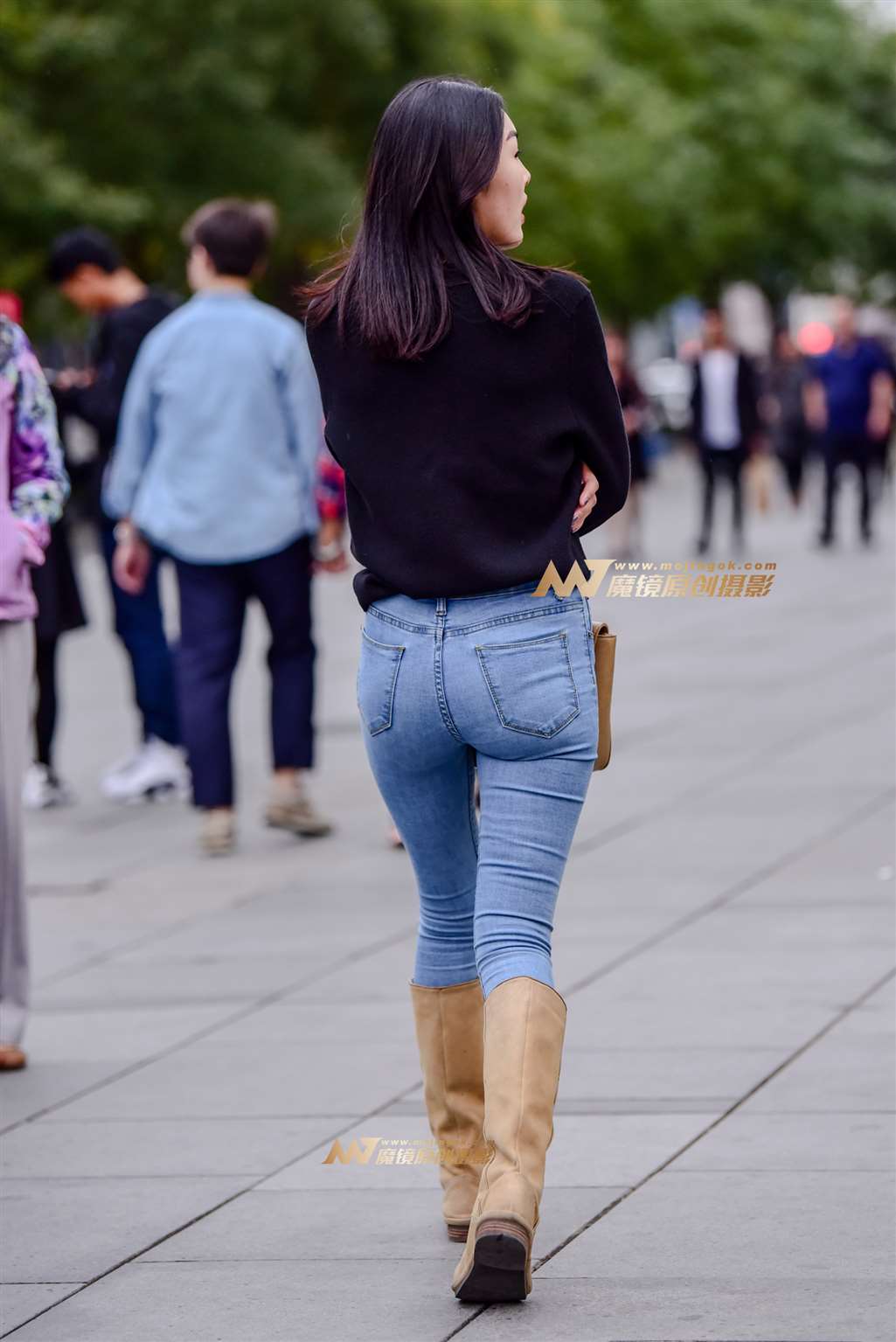 图片[3]-紧身仔裤 性感美臀（背影）-街拍流行馆