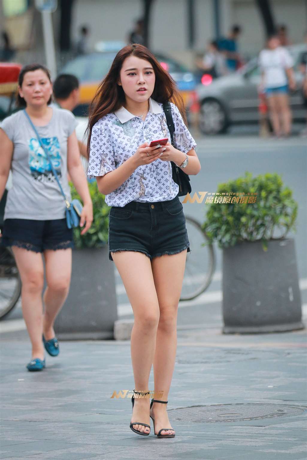 图片[1]-甜美可人 惹人爱-街拍流行馆