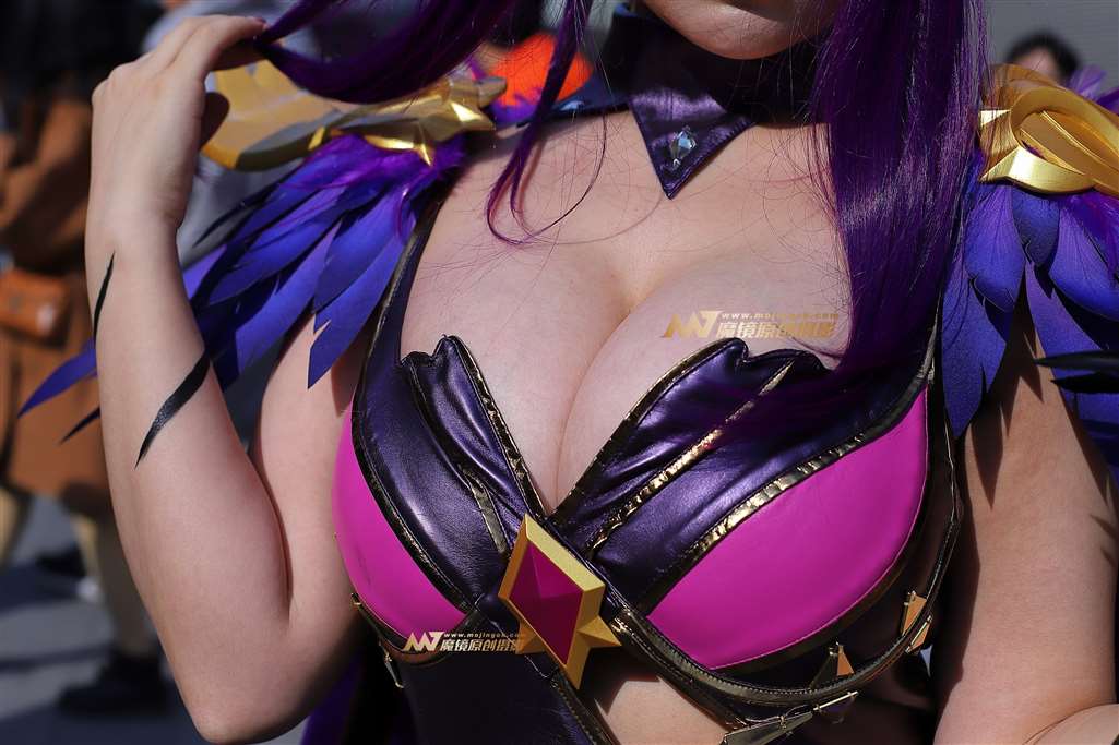 图片[5]-紫色系紧身皮装美胸Coser-街拍流行馆