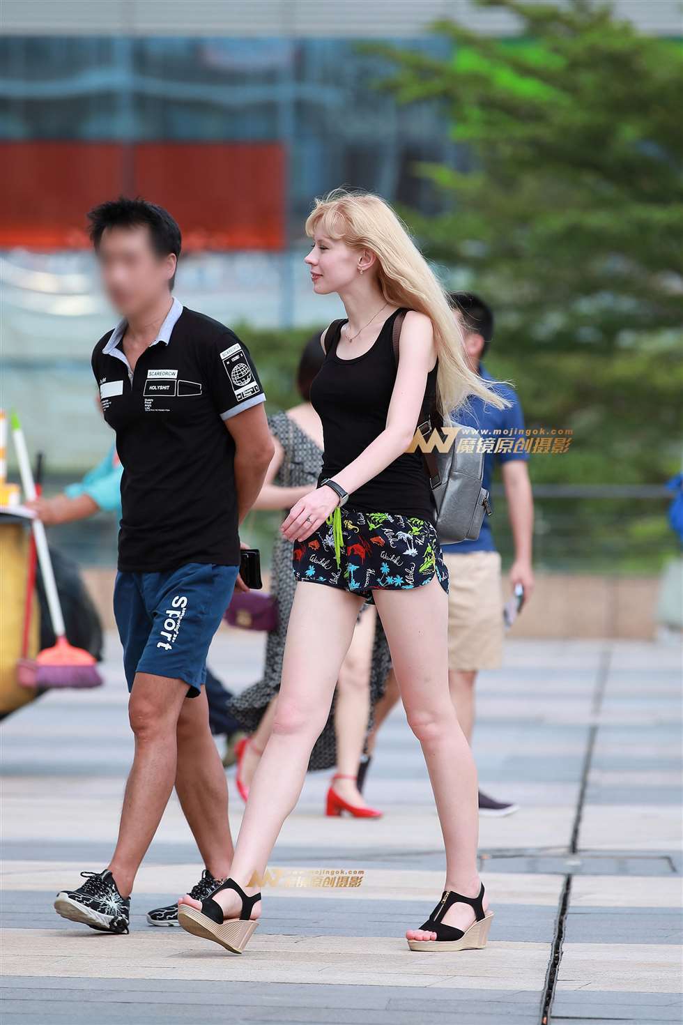 图片[4]-热裤，美腿，别人的老婆~~~-街拍流行馆