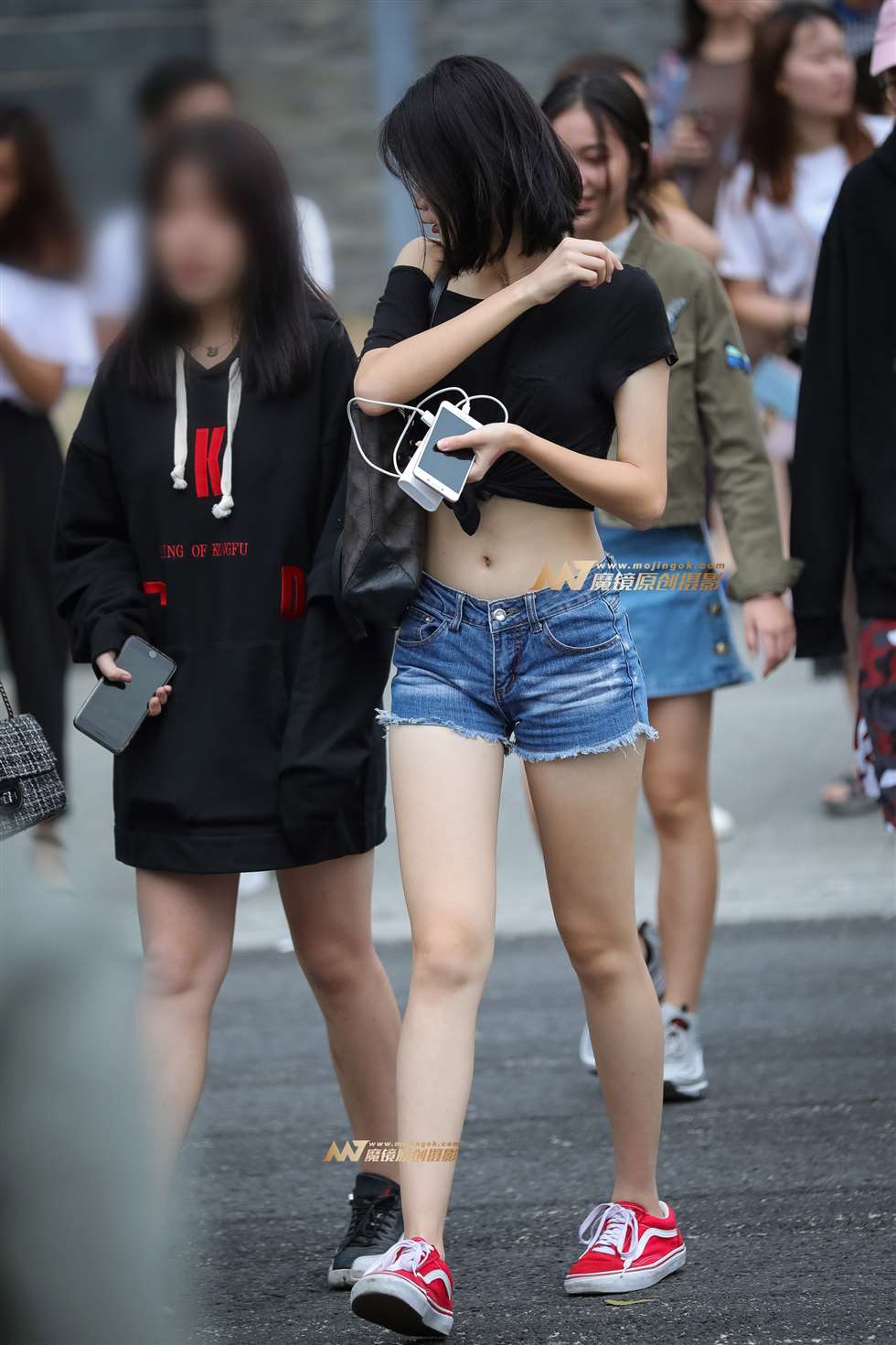 图片[1]-白皙长腿水蛇腰-街拍流行馆