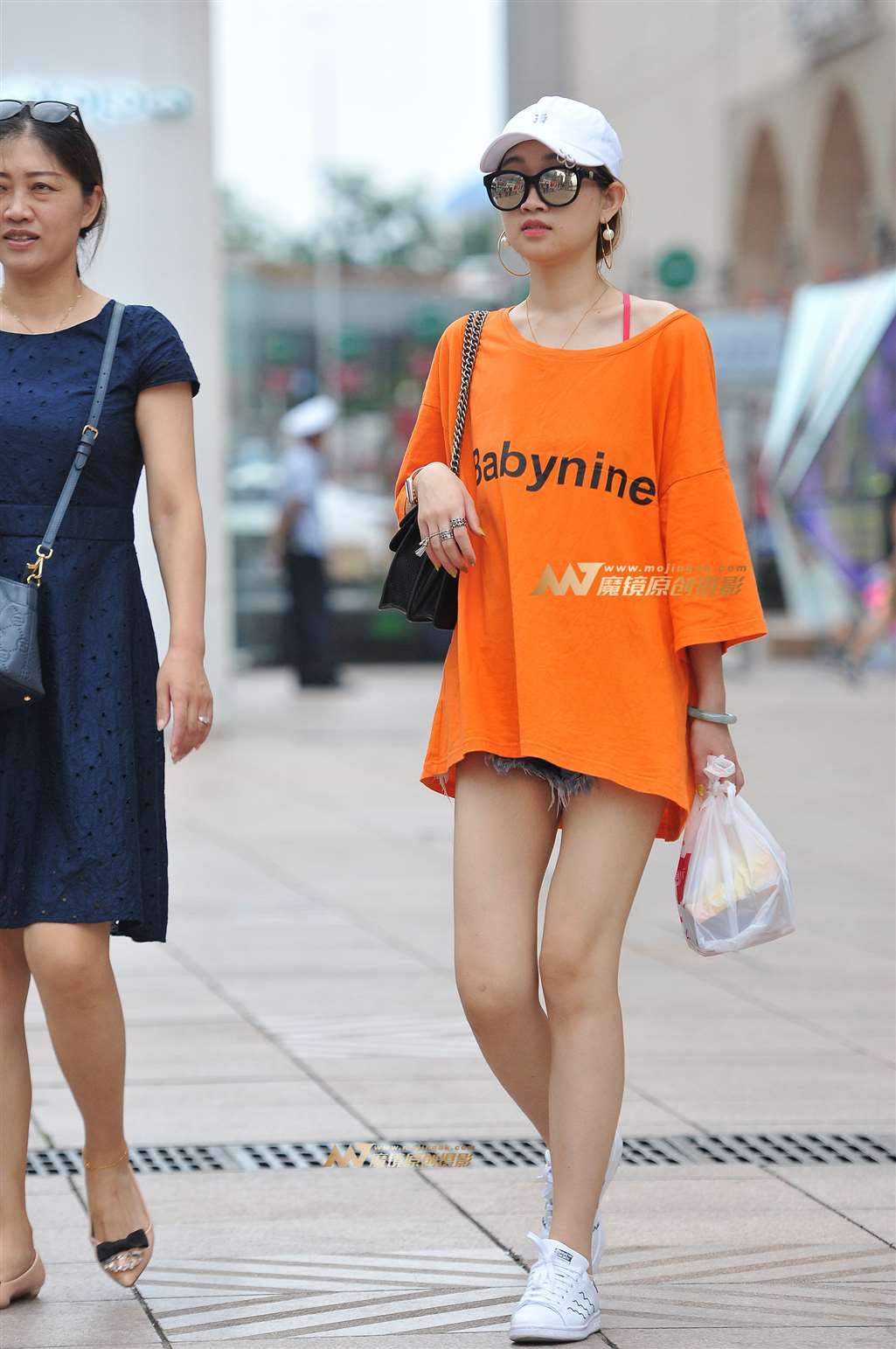 图片[5]-牛仔热裤 太阳镜美女-流行馆