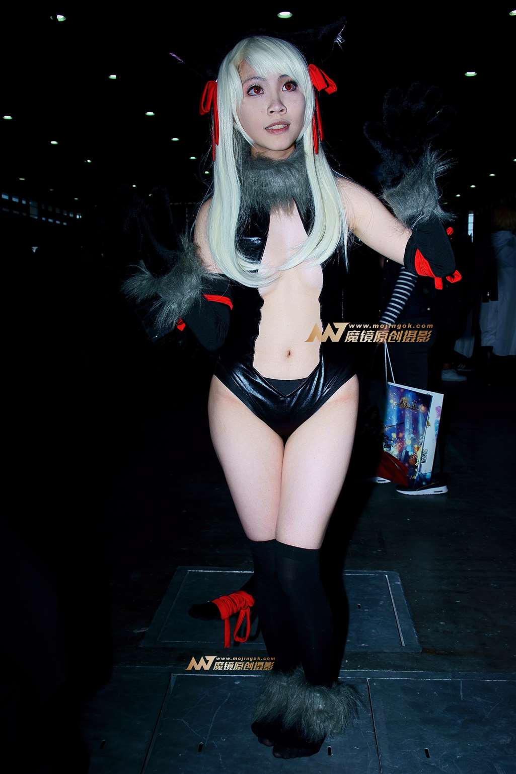 图片[2]-性感红眼皮衣cosplay-流行馆