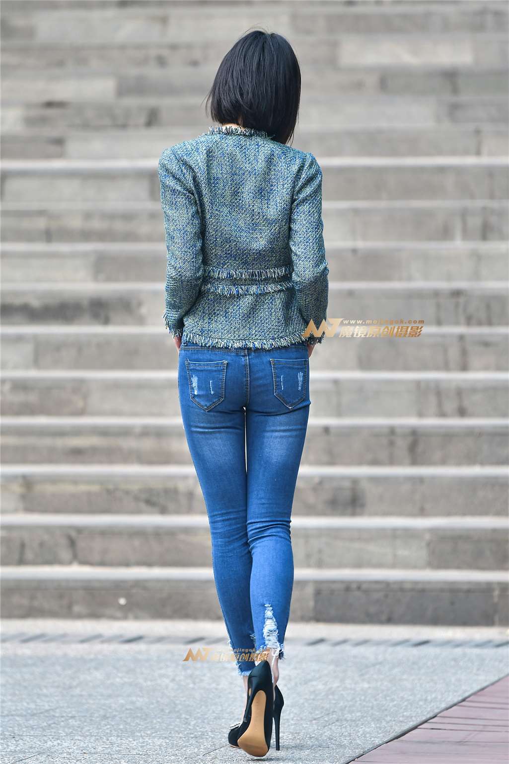 牛仔美女性感迷人-街拍流行馆