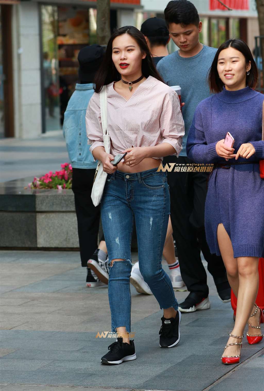 露腰， 紧牛 ， 美眉-街拍流行馆