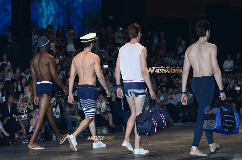 内衣男模-街拍流行馆