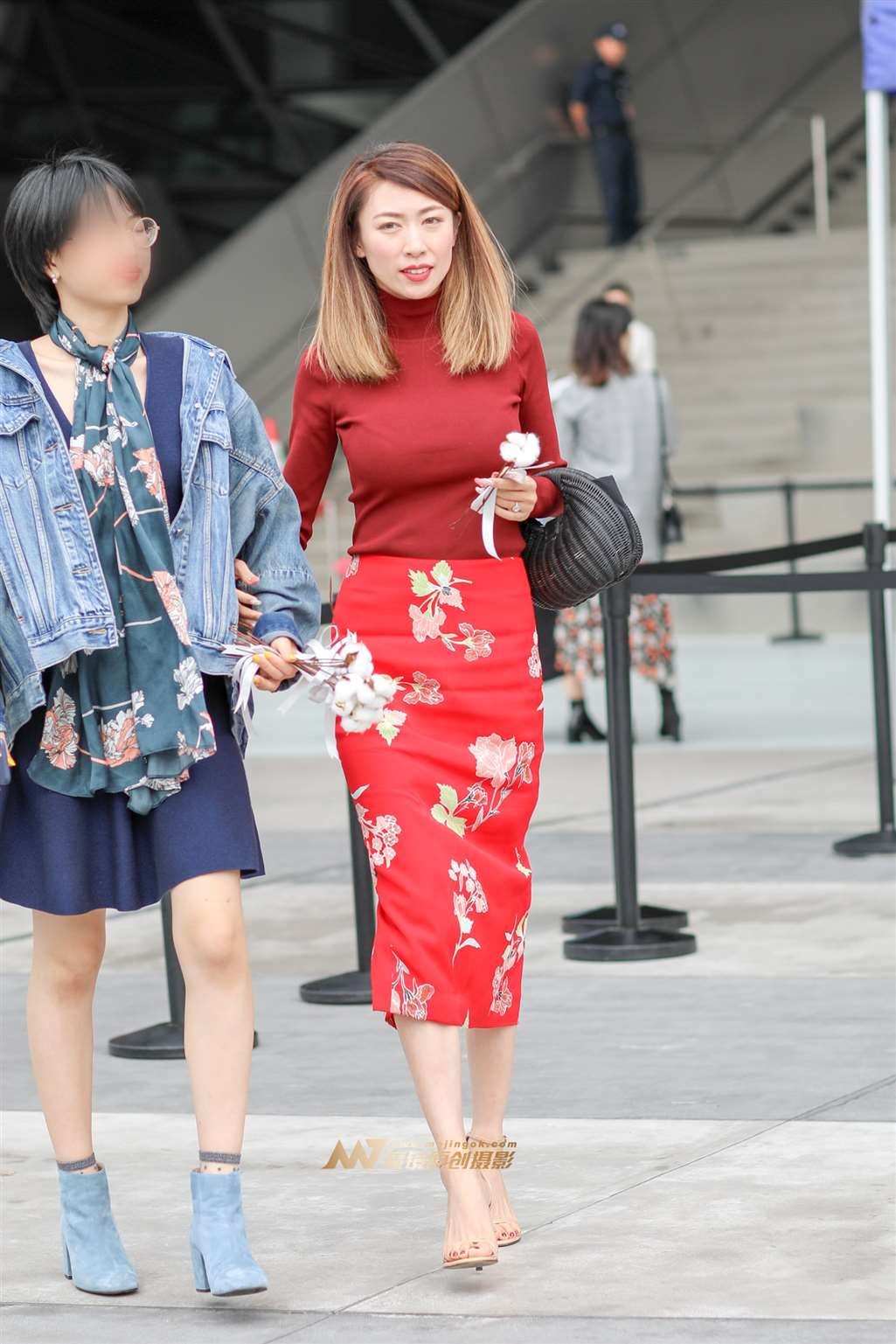 2018深圳时装周外场美女组图-街拍流行馆