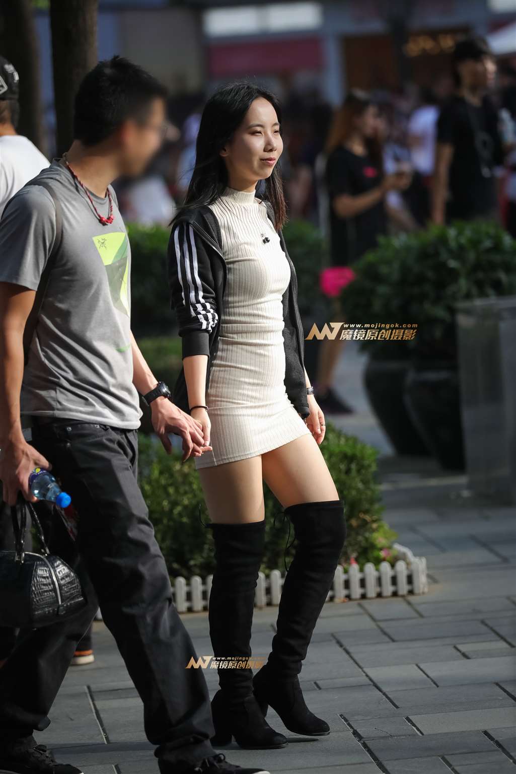 包臀短裙 尽显好身材-流行馆