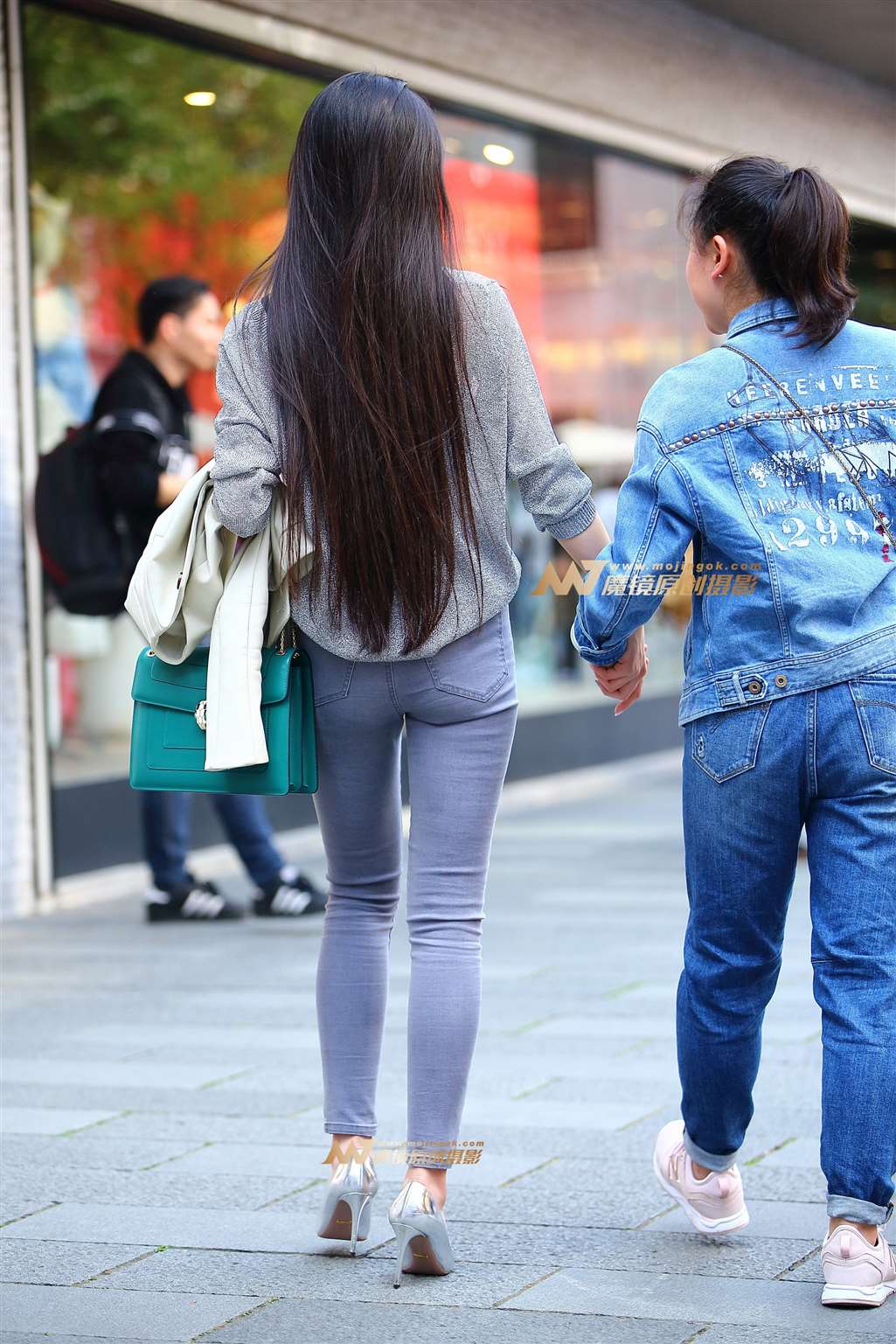 图片[2]-灰色毛衣少女-流行馆