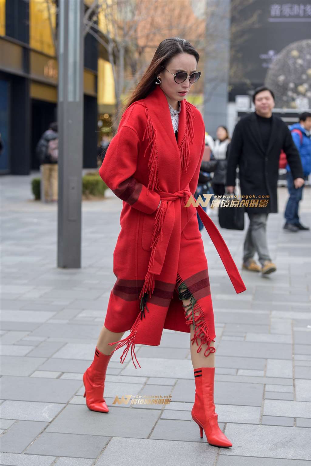 红艳似火的时尚气质女-流行馆