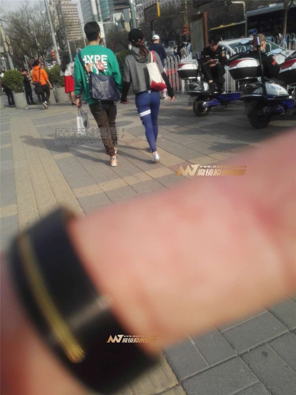 图片[3]-左手倒影赛帖：穿蓝色健美裤美女的魅力-流行馆