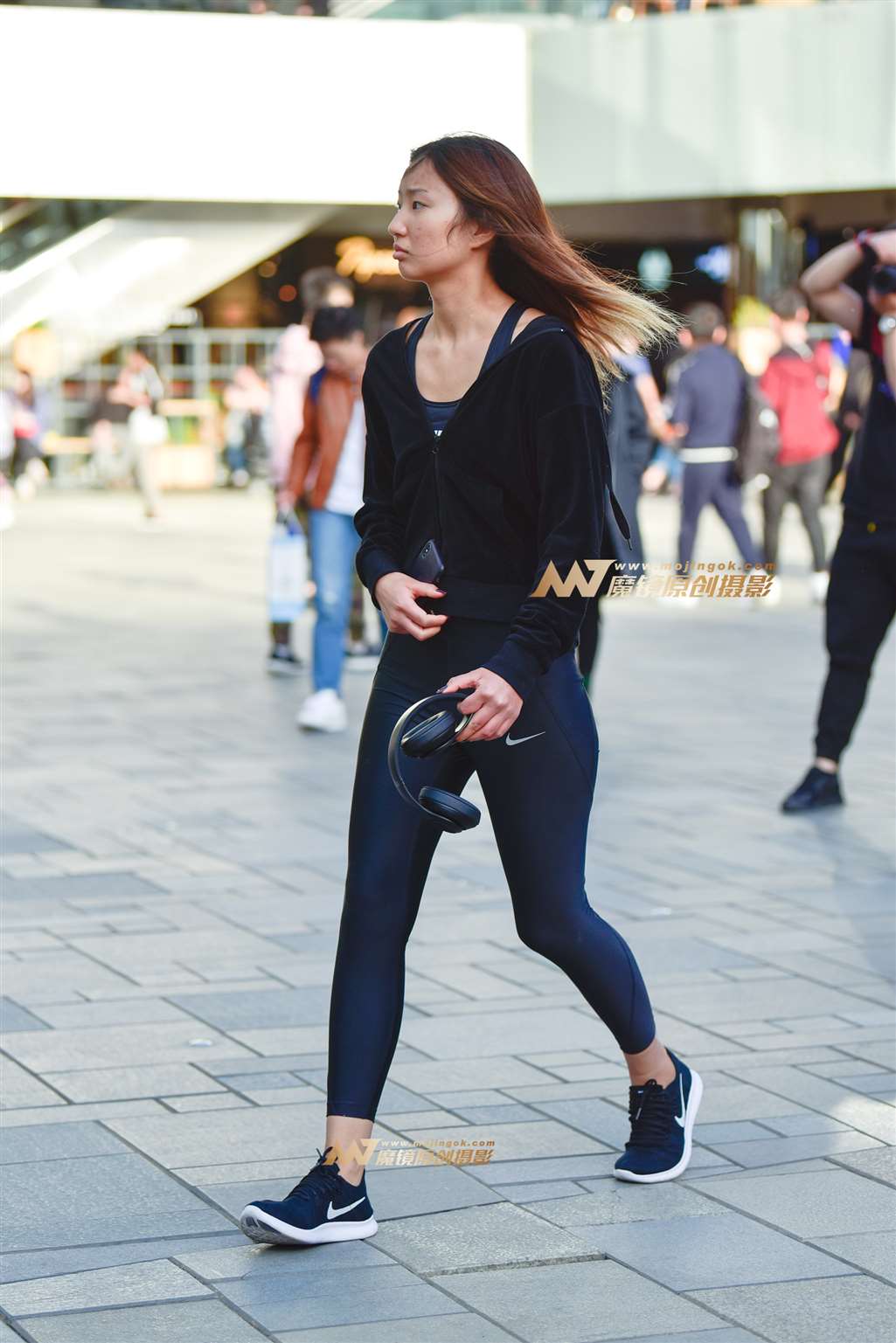 紧身运动裤-街拍流行馆