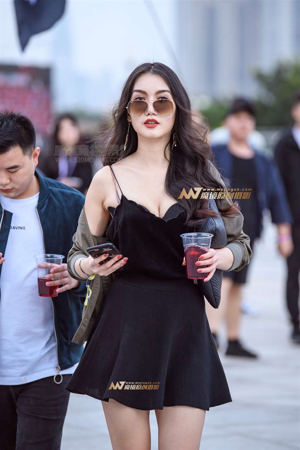 【久久赛帖】吊带短裙高跟凉鞋气质女-流行馆