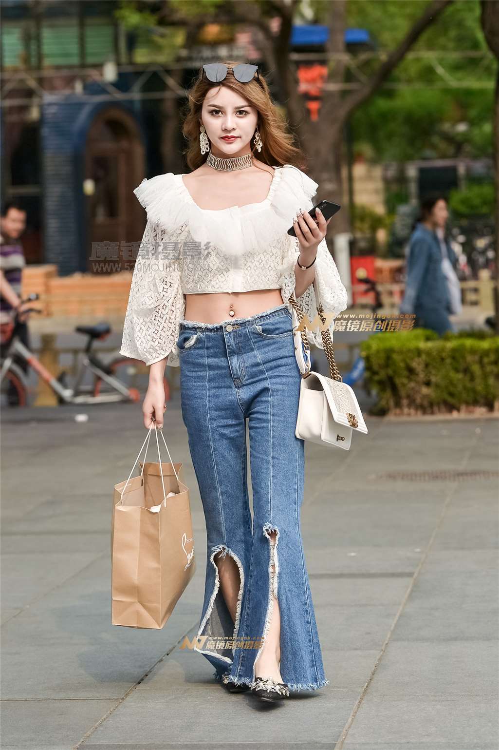 左手倒影赛帖：性感大美女太迷人-街拍流行馆