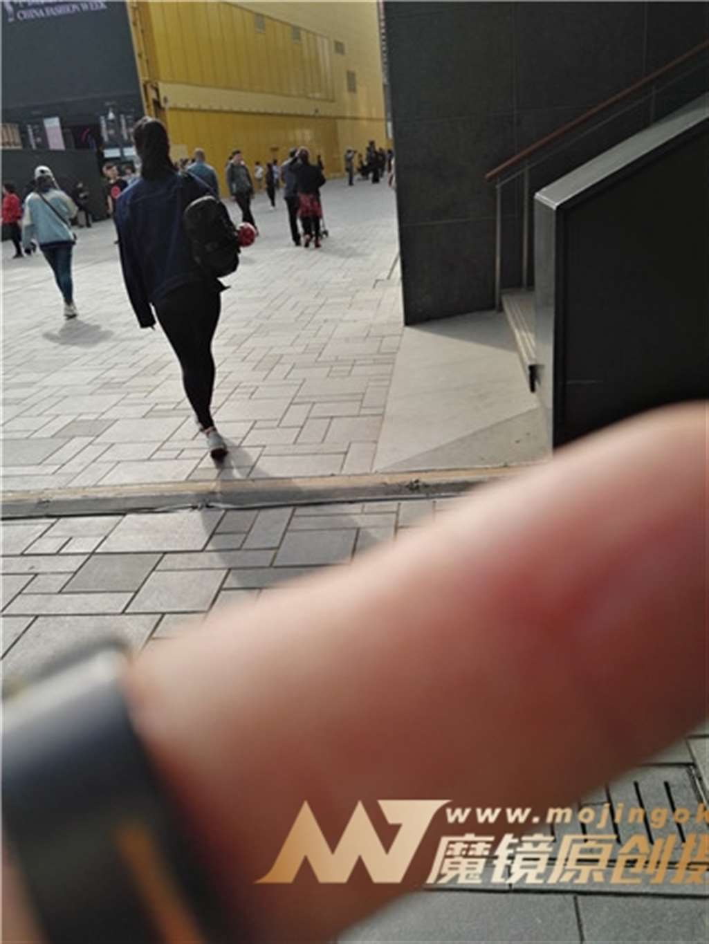 图片[3]-左手倒影赛帖：美女在去健身房的路上-流行馆