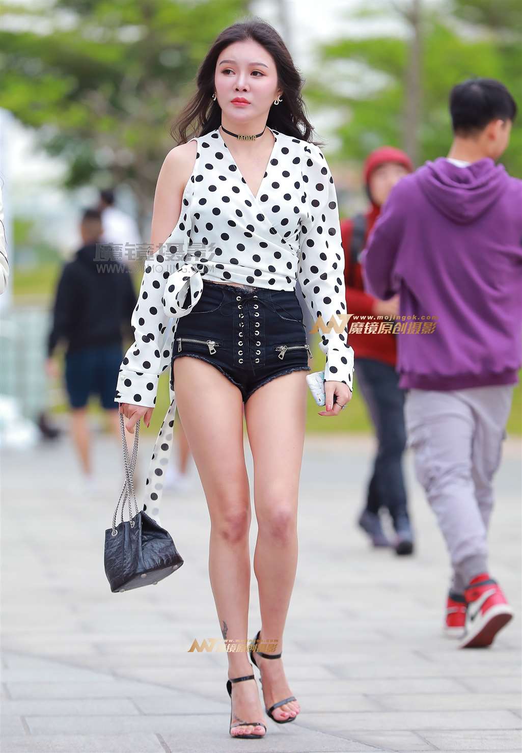 【视觉冲击赛帖】超短热裤 美腿 凉高跟 性感美女-流行馆