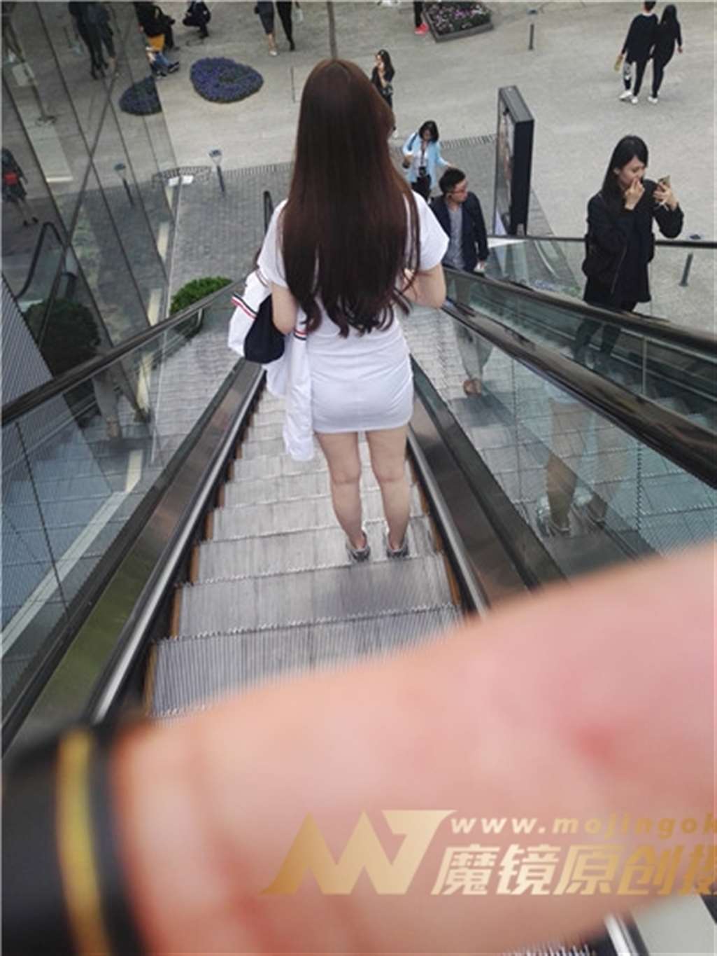 图片[3]-左手倒影赛帖：紧抱裙的魅力性感美臀-流行馆
