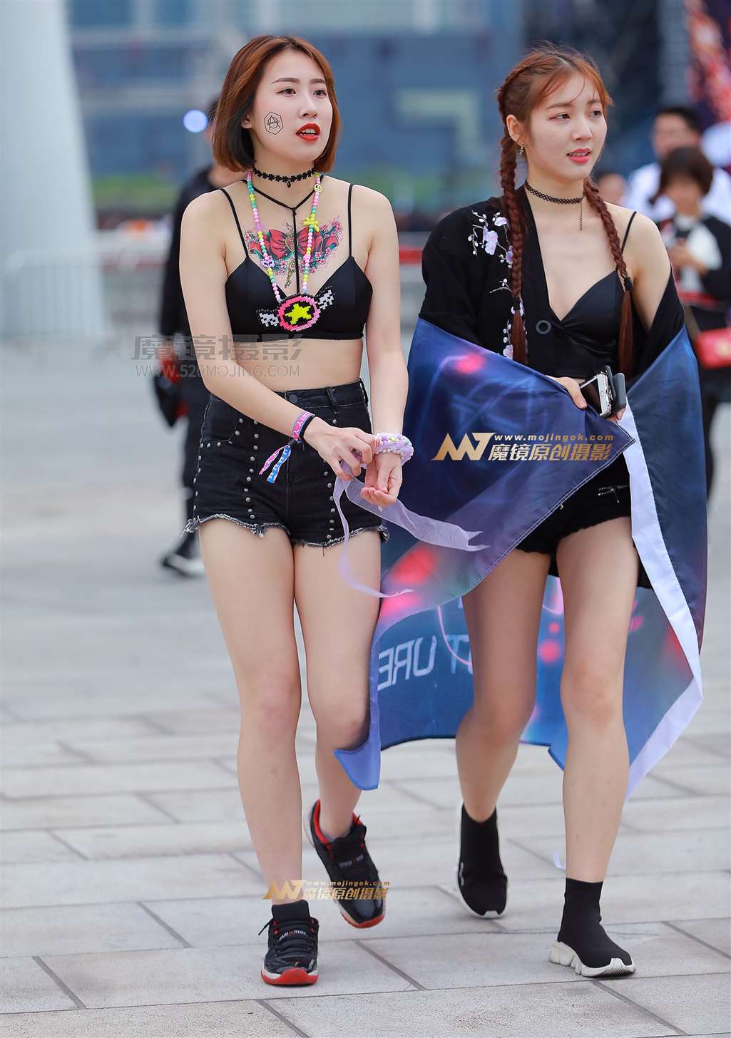 【视觉冲击赛帖】吊带美背 白誓肌肤 性感美人-街拍流行馆