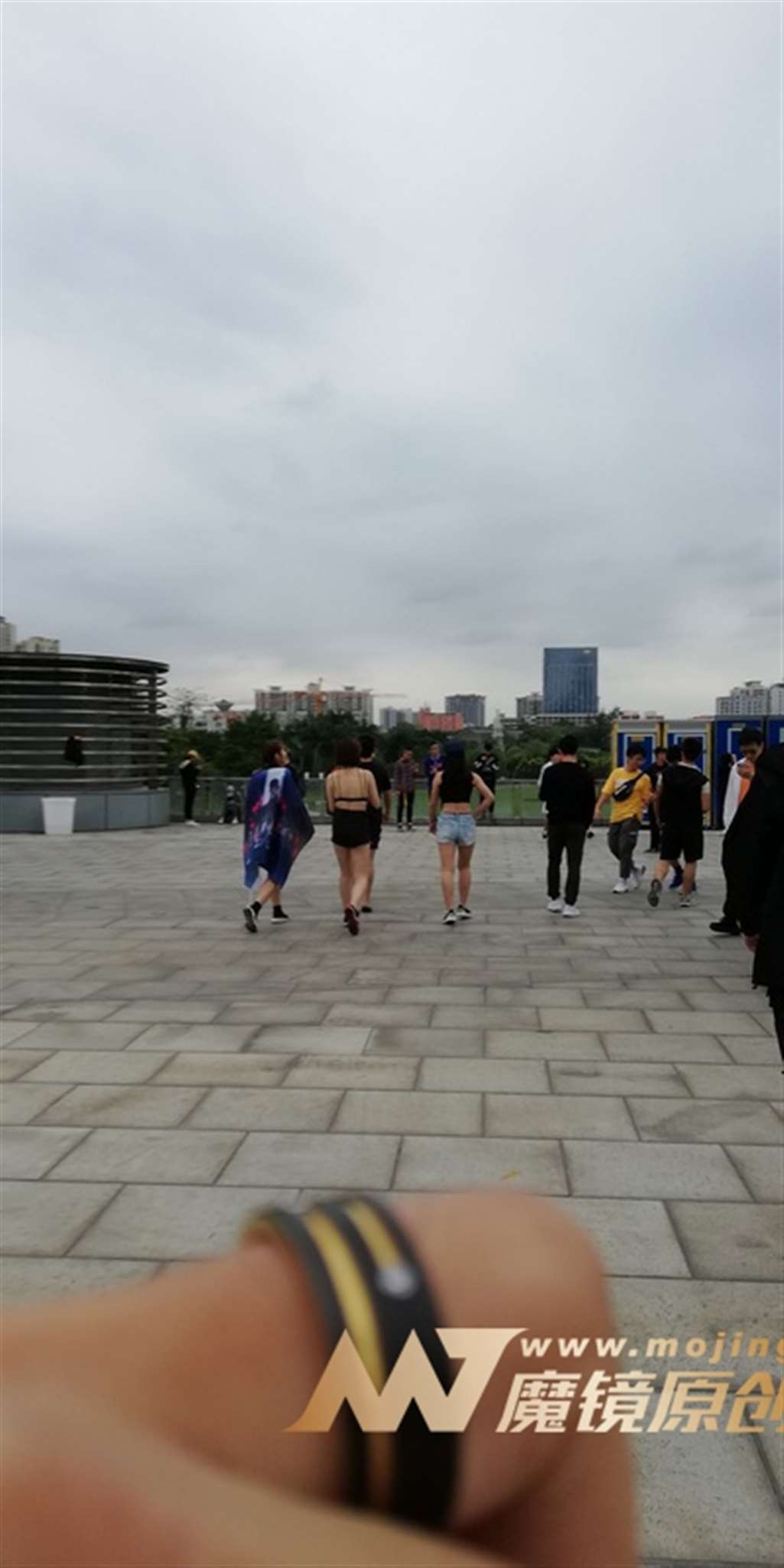 图片[3]-【视觉冲击赛帖】吊带美背 白誓肌肤 性感美人-流行馆