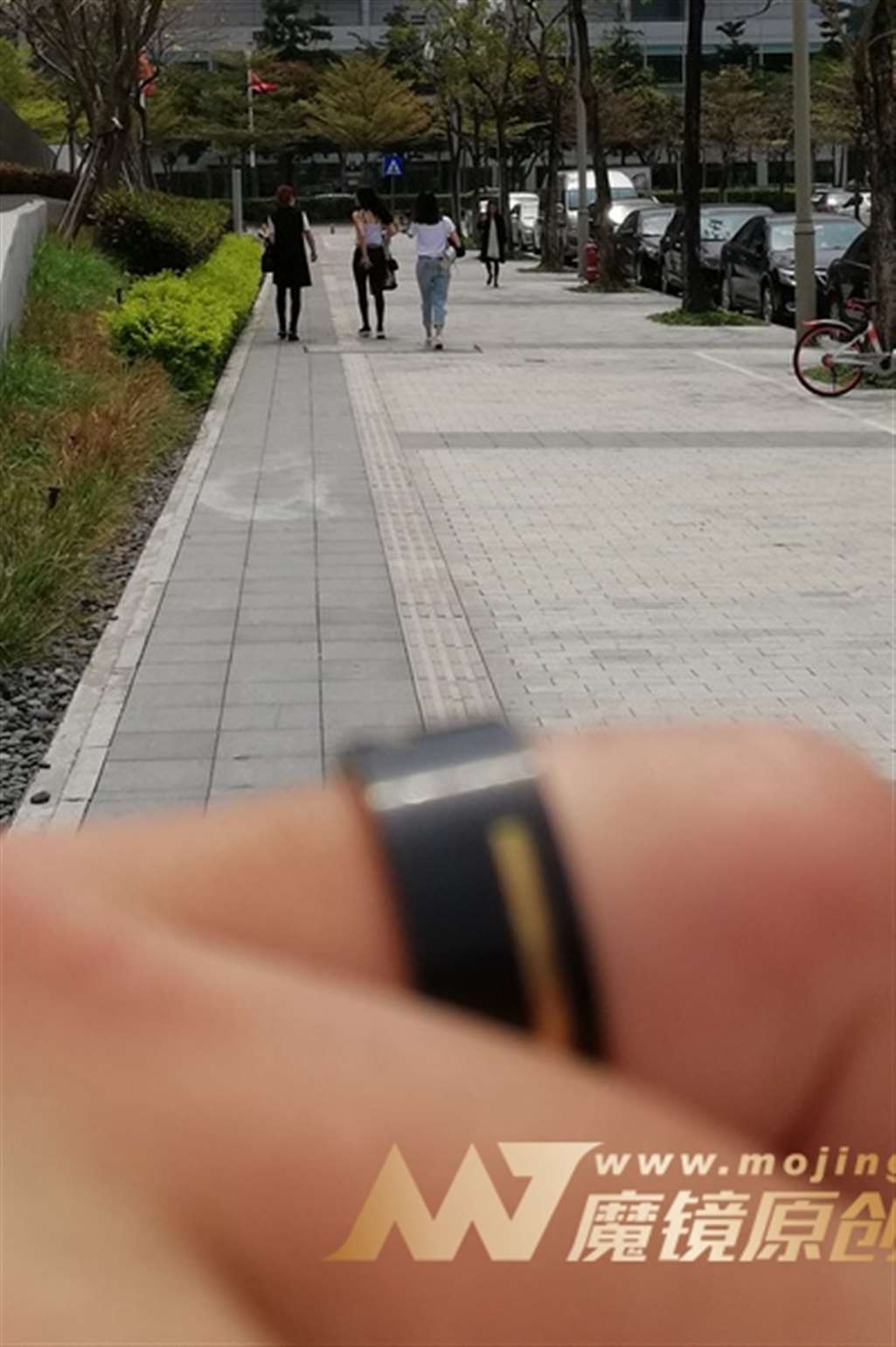 图片[3]-【视觉冲击赛帖】蕾丝小吊带，紧致翘臀美女-流行馆