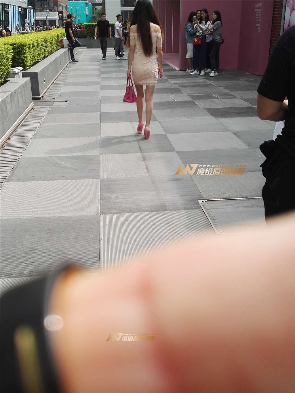 图片[4]-左手倒影赛帖：粉色包臀裙美少妇-流行馆