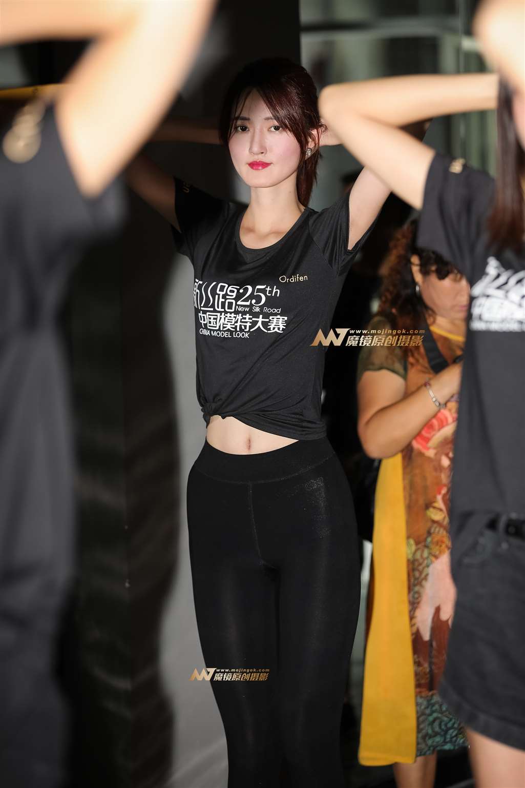 排练-闪亮的丝袜裤-流行馆