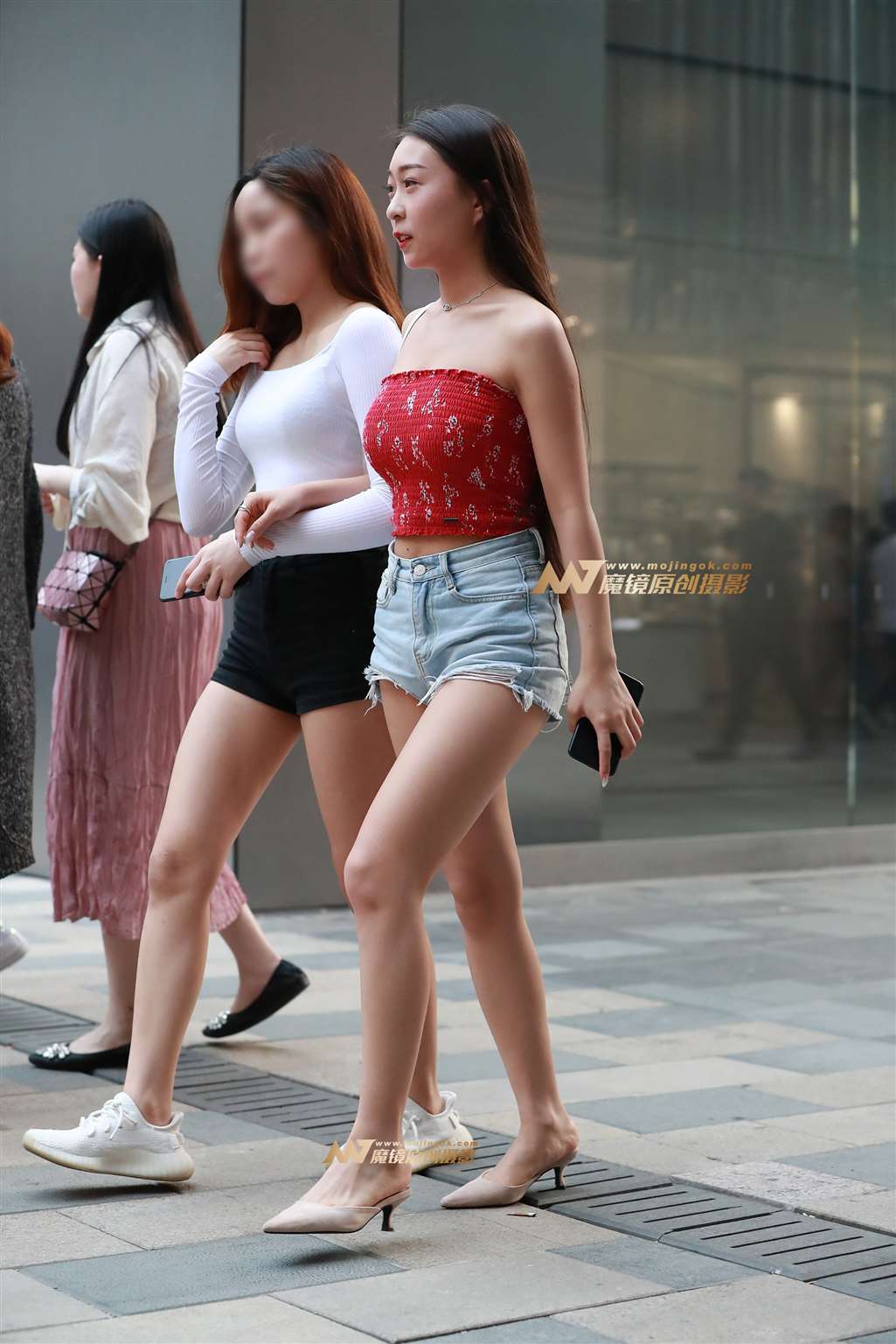 图片[1]-H2、正是采摘时-街拍流行馆