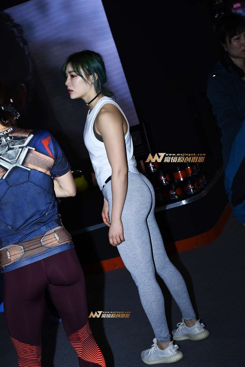 【咔喳赛贴】嫩绿色的哦-街拍流行馆