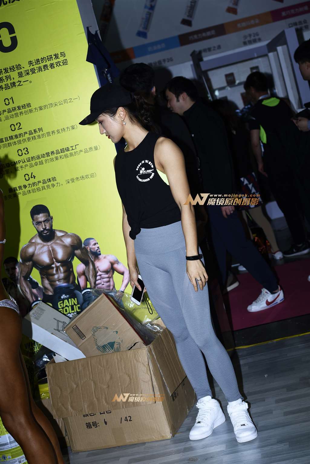 【咔喳赛贴】灰色紧身裤-流行馆