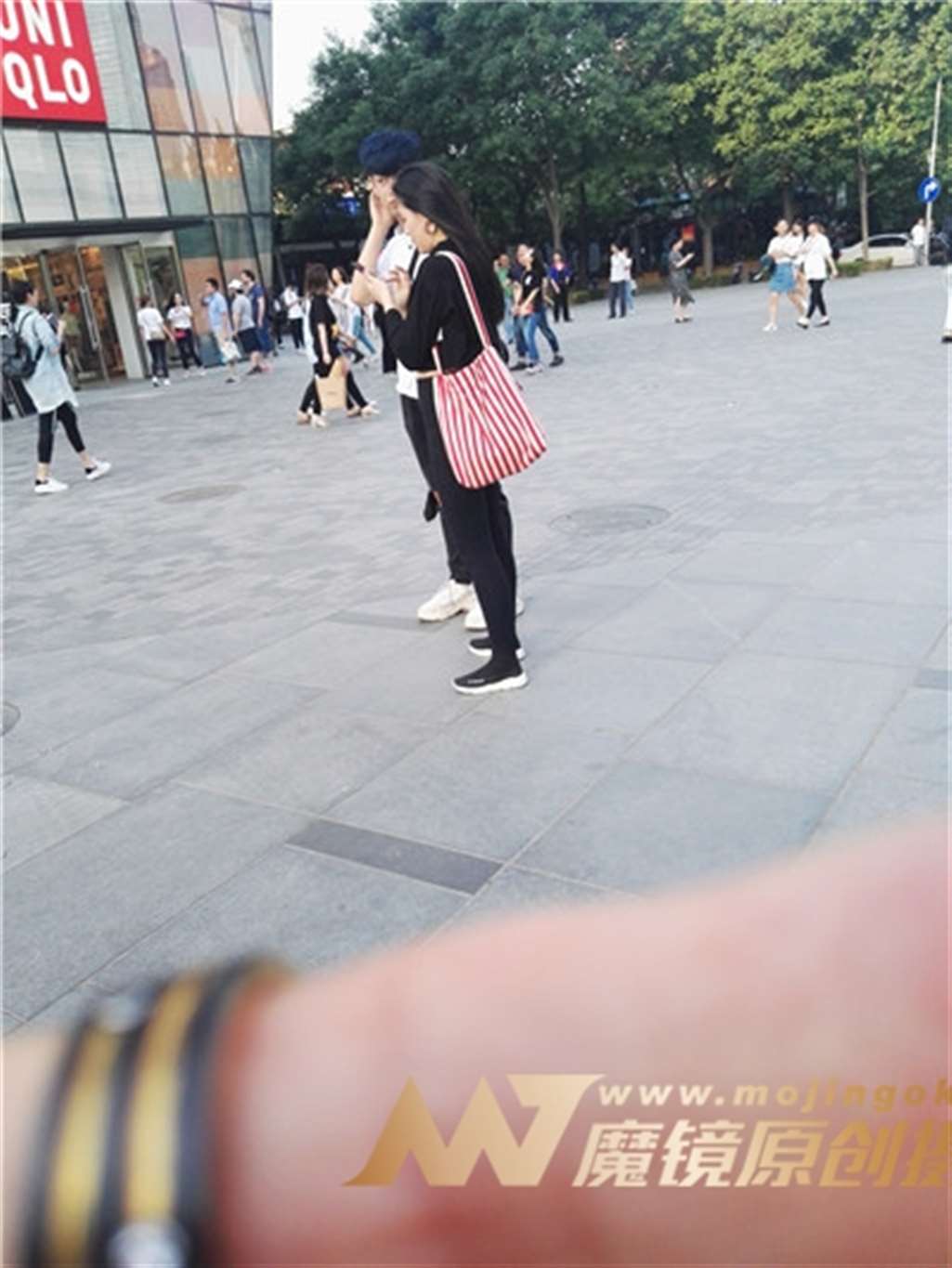 图片[3]-左手倒影赛帖：一身黑健美衣美女的性感魅力-流行馆