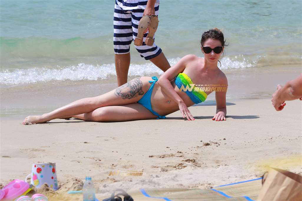 【视觉冲击赛帖】裹胸比基尼-霸气虎头纹身-街拍流行馆