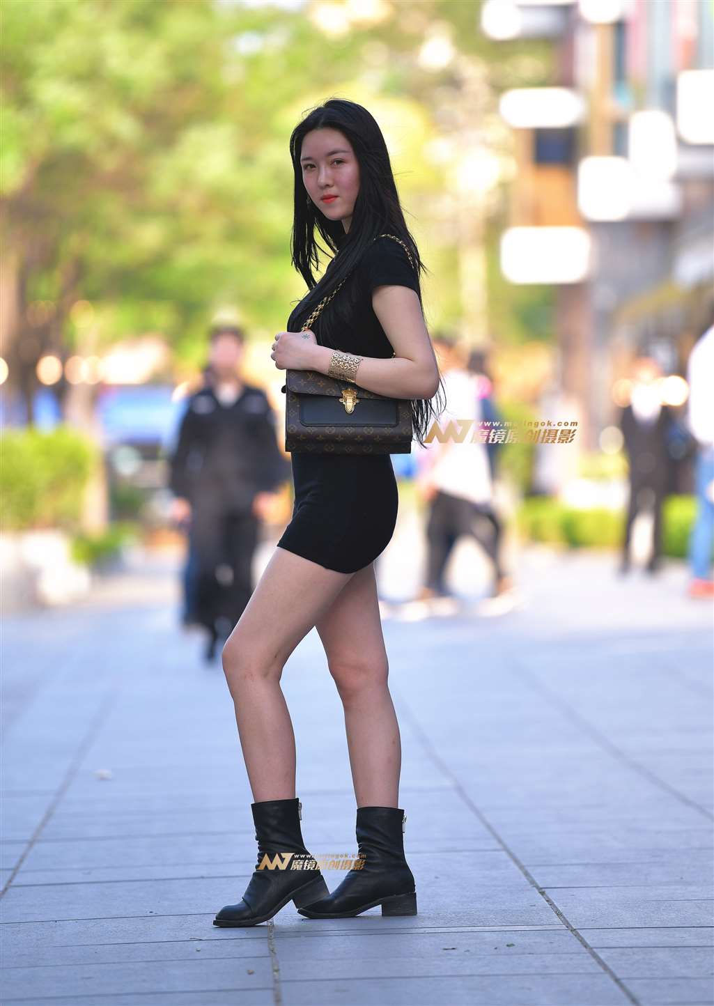 紧身丰满包臀-街拍流行馆