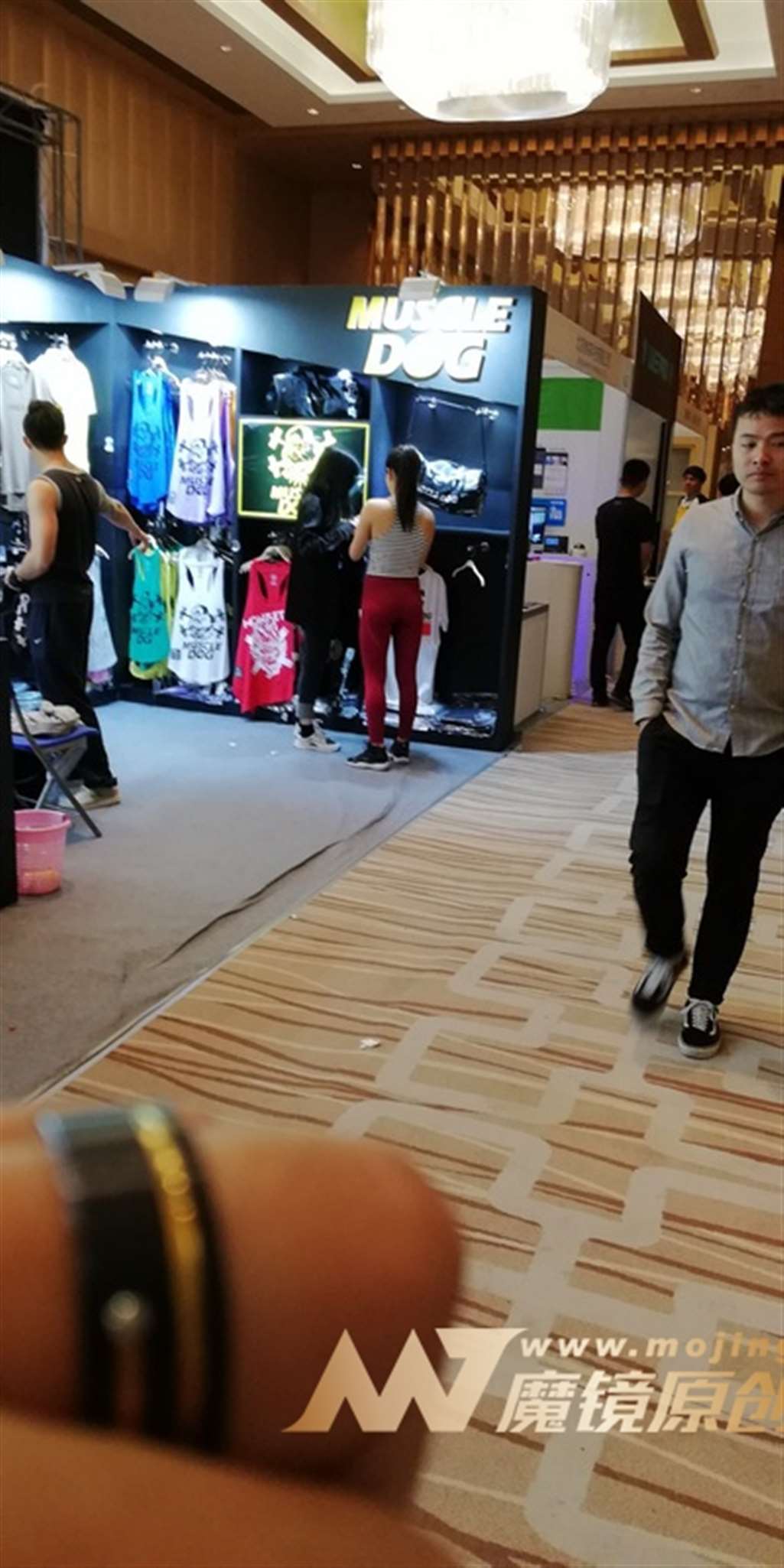 图片[3]-【视觉冲击赛帖】前后都迷人 特爱紧身裤-流行馆