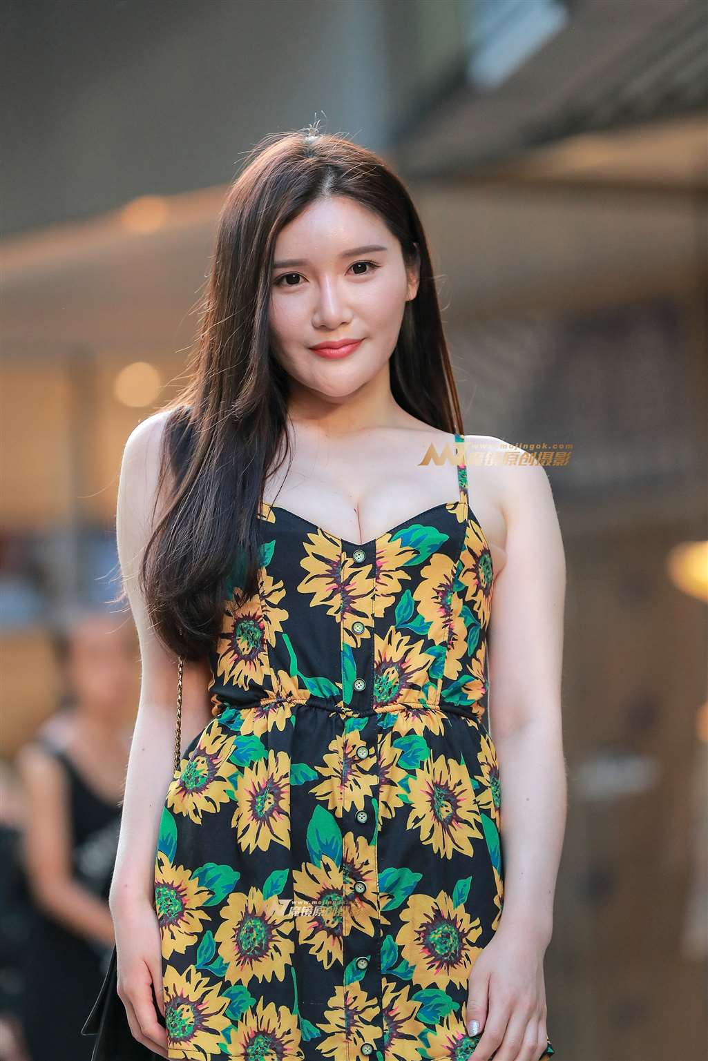 图片[5]-【街拍之魂赛帖】B21、性感菊花裙美女-流行馆