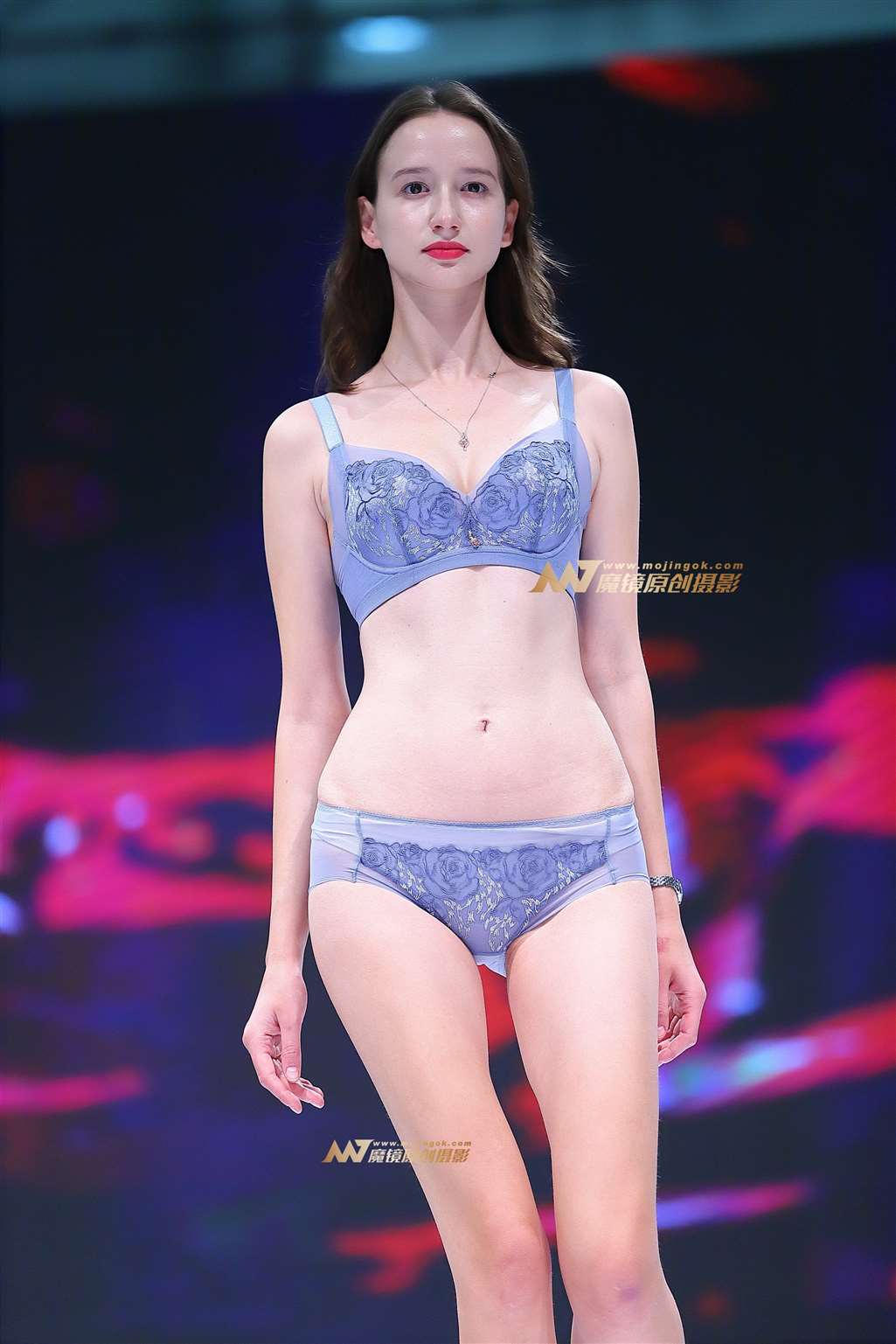 【Mark赛帖】内衣秀1-街拍流行馆