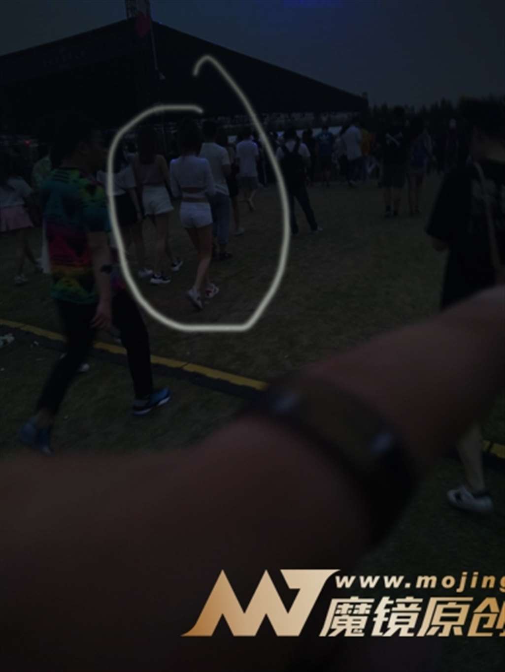 图片[3]-【咔喳赛贴】白色热裤-街拍流行馆