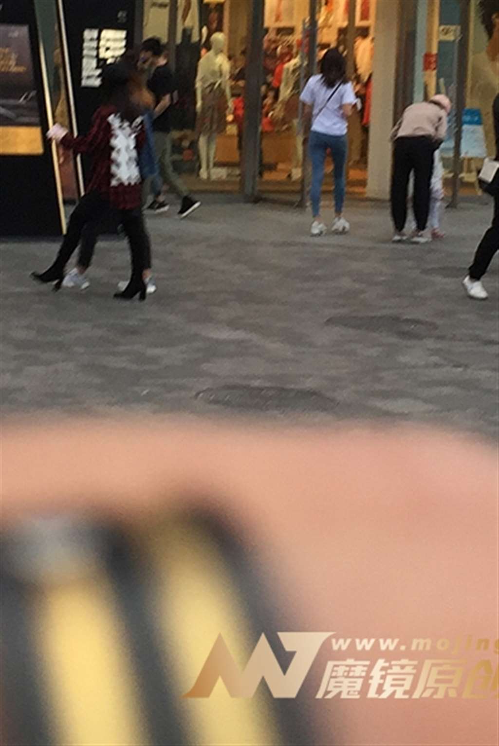 图片[3]-【红石赛帖】傍晚偶遇臀模姐姐-流行馆