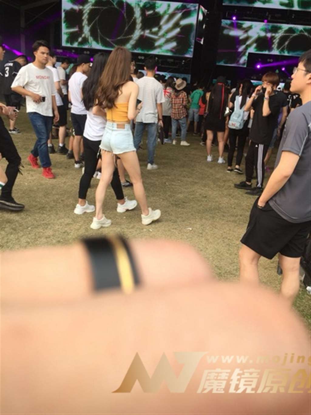 图片[3]-【Mark赛帖】黄色小上衣热裤靓妹-流行馆