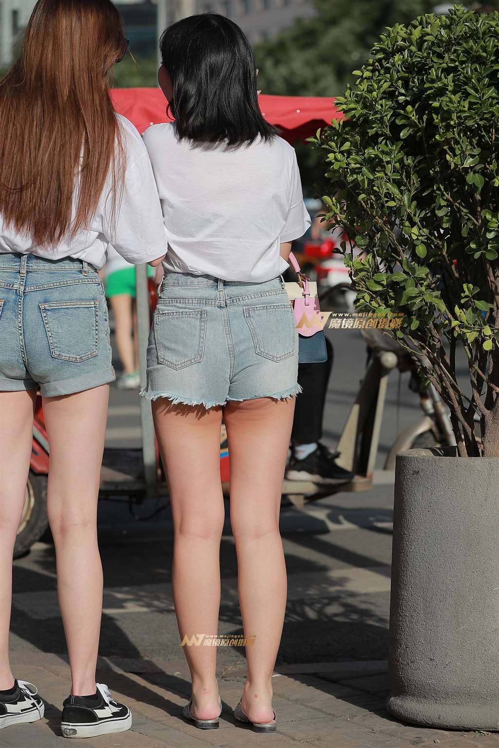 B32、肤白貌美的小闺蜜-街拍流行馆