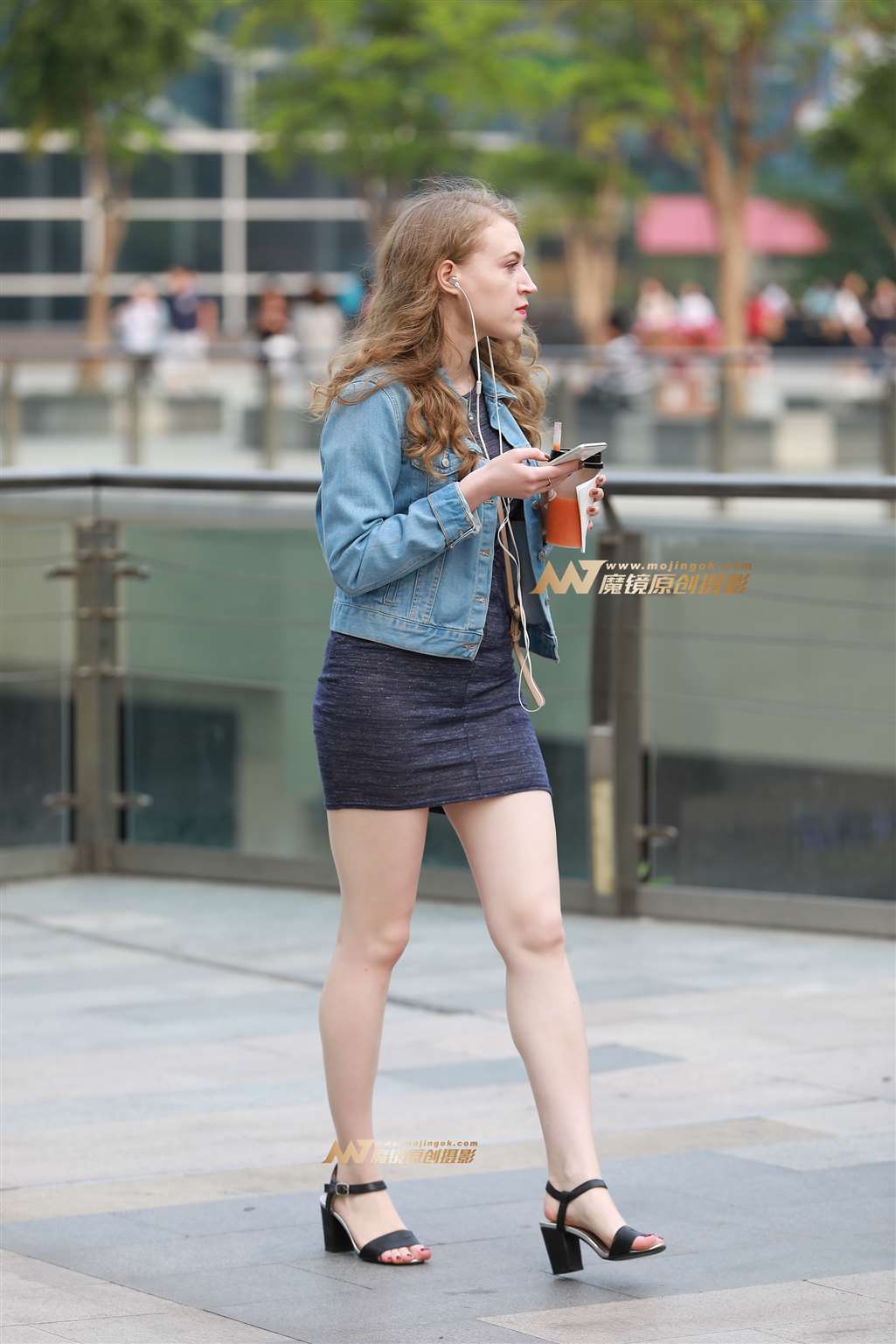 【视觉冲击赛帖】她穿了一件 凉快 透气性好的包臀裙-流行馆