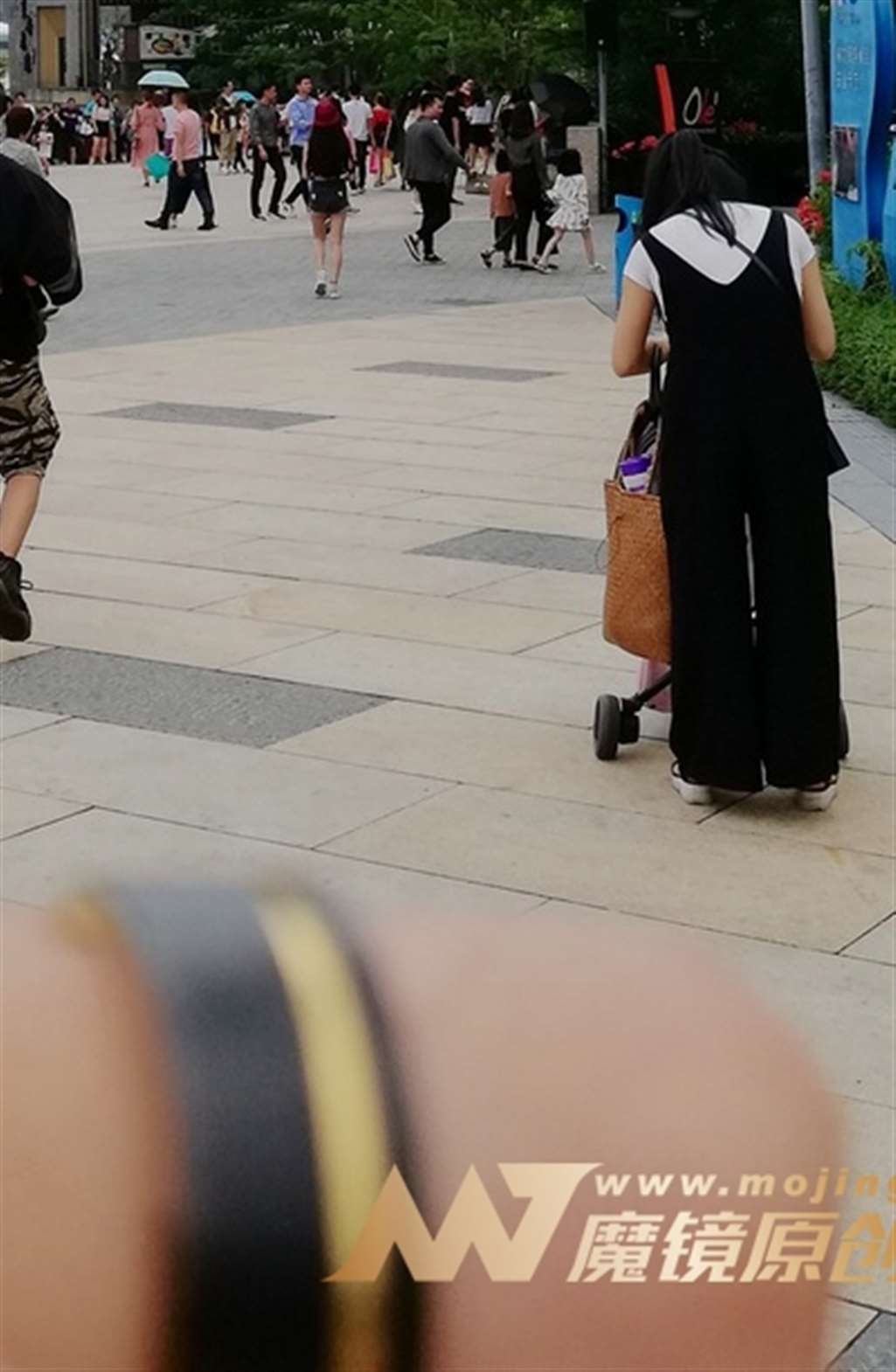 图片[3]-【视觉冲击赛帖】小背心 热裤 性感 小萌妹-流行馆