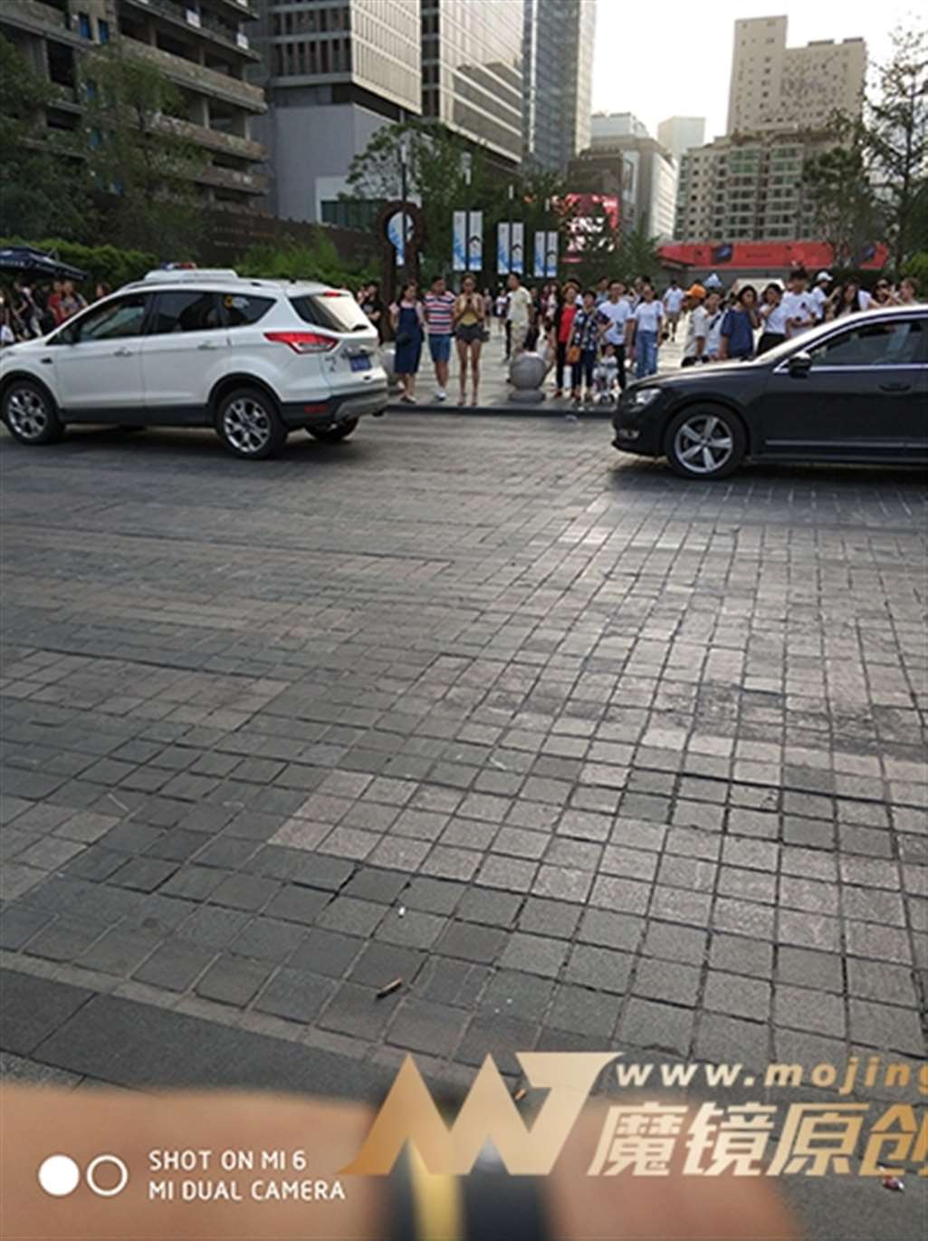 图片[3]-【久久赛帖】热裤长腿女摄影师-流行馆